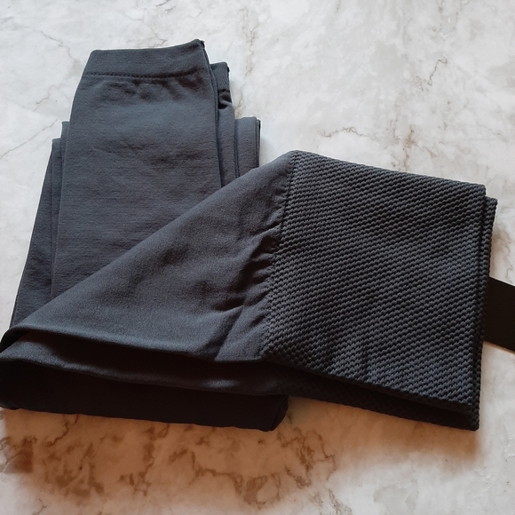 LAST 1! PLUS Tummy Control Leggings - Picture 4 of 6